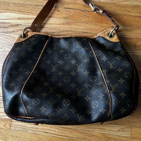 Authentic Louis Vuitton Galliera Handbag - Picture 5 of 11